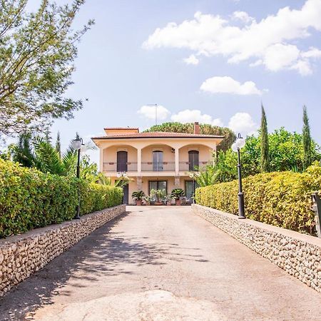Villa Laoconte Piscina, Jacuzzi E Biliardo Canicatti Luaran gambar